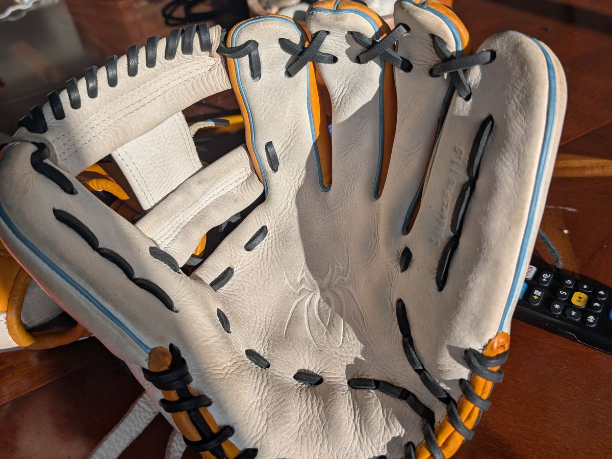 Spiderz Pro 11.5 inch glove relaced with black lace